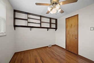 3353 McRoberts Rd in Pittsburgh, PA - Building Photo - Building Photo