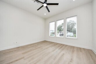8324 Corinth St in Houston, TX - Building Photo - Building Photo