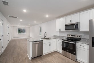 124 4th St SE in Hickory, NC - Building Photo - Building Photo