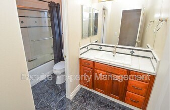9492 Darling Rd in Ventura, CA - Building Photo - Building Photo