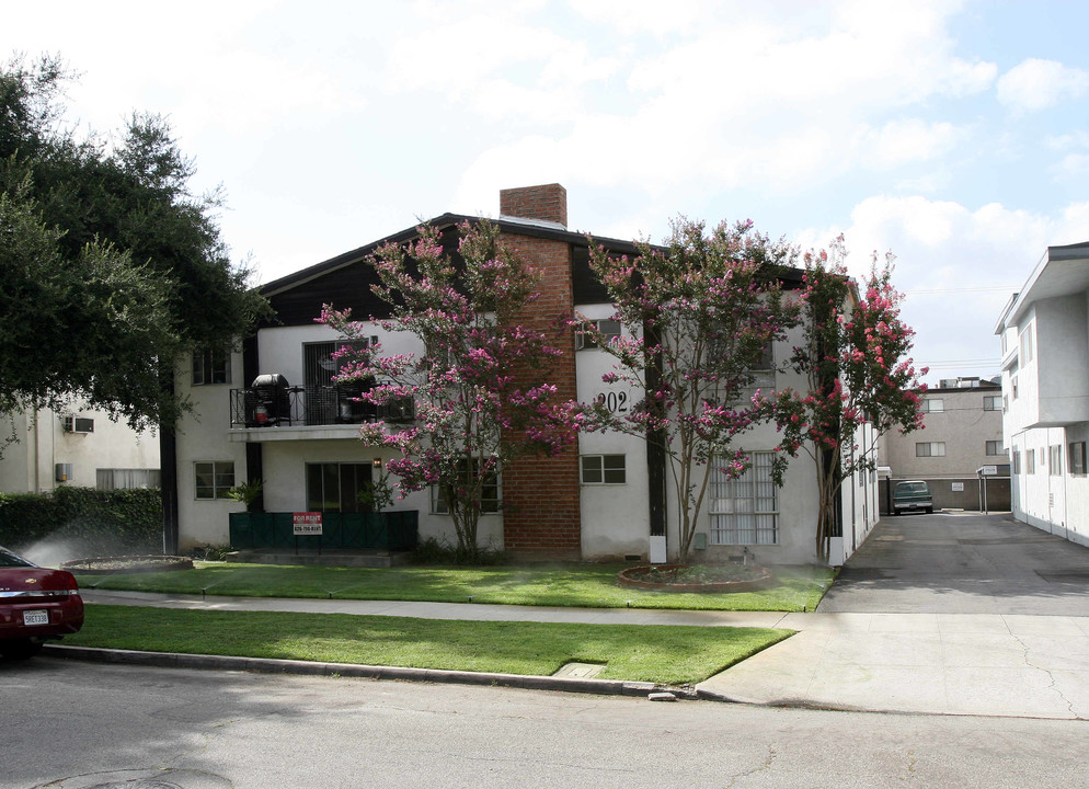 202 W Live Oak St in San Gabriel, CA - Foto de edificio