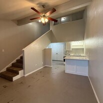 106 New Dallas Hwy in Lacy Lakeview, TX - Building Photo