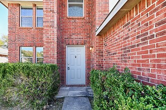 5909 Thoroughbred Trl in Denton, TX - Building Photo - Building Photo