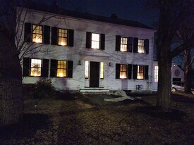 34 Springs Rd, Unit 34 in Bedford, MA - Building Photo