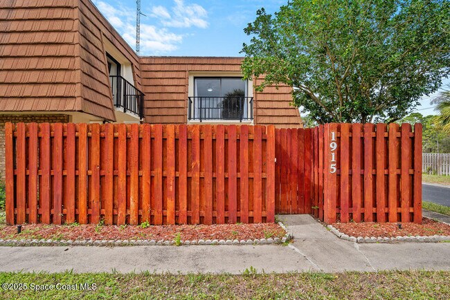 property at 1915 Patty Cir NE