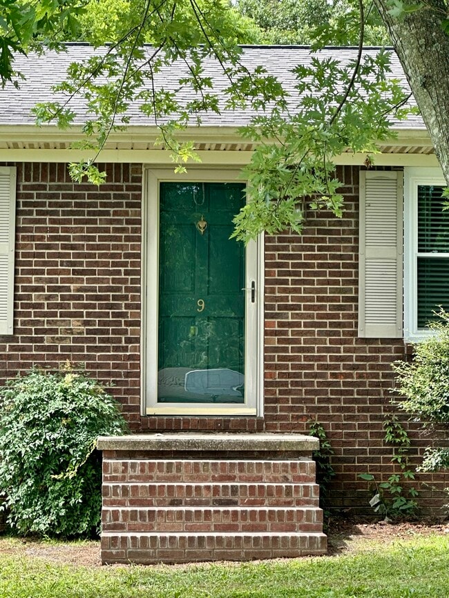 9 Garden Ln in Fayetteville, TN - Building Photo - Building Photo