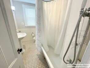 67 Roseclair St, Unit #2 in Boston, MA - Building Photo - Building Photo