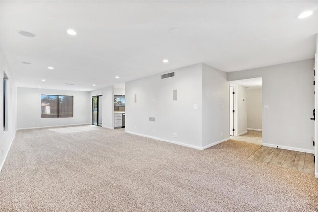 4903 W Golden Ln in Glendale, AZ - Building Photo - Building Photo