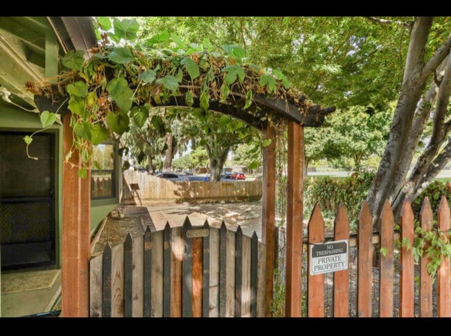 2025 Ellison Dr in Modesto, CA - Building Photo - Building Photo