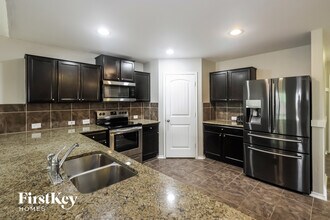 7019 Phoebe View in San Antonio, TX - Building Photo - Building Photo