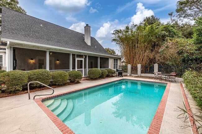 183 W Commons Dr in St. Simons Island, GA - Building Photo - Building Photo