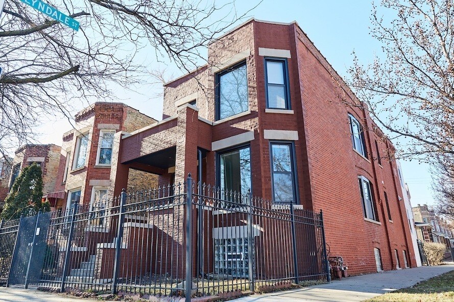 2224 N Kimball Ave in Chicago, IL - Building Photo