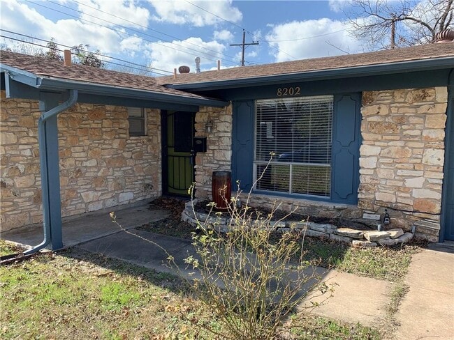 8202 Renton Dr in Austin, TX - Building Photo - Building Photo