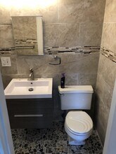 918 Beacon St, Unit 2 in Boston, MA - Foto de edificio - Building Photo