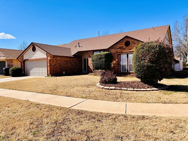 12121 Blue Moon Ave in Oklahoma City, OK - Building Photo - Building Photo