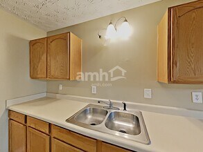 4712 Huff Park Ct in Snellville, GA - Building Photo - Building Photo