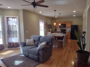 49 S Main St, Unit Cozy 2 Bedroom in Mechanicville, NY - Foto de edificio - Building Photo