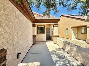 2708 Cheer Pheasant Ave in North Las Vegas, NV - Building Photo - Building Photo