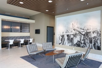 Aero Apartments in Everett, WA - Foto de edificio - Interior Photo