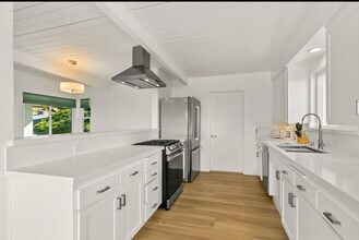 29259 Heathercliff Rd in Malibu, CA - Building Photo - Building Photo