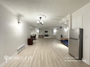 1059 Lakeshore Rd E in Mississauga, ON - Building Photo - Building Photo