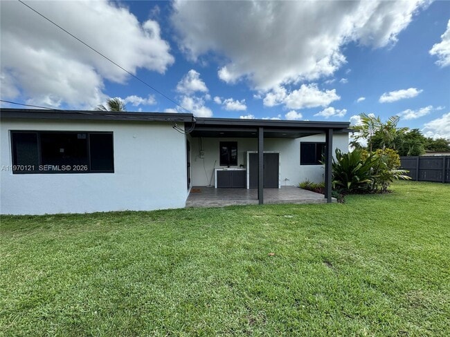 8400 SW 46th St in Miami, FL - Building Photo - Building Photo