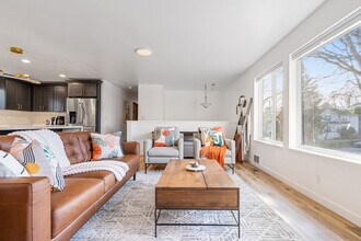 705 24th Ave, Unit SI ID1324822P in Seattle, WA - Building Photo - Building Photo