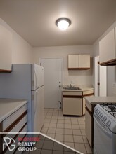 813 W Cornelia Ave, Unit #817A-306 in Chicago, IL - Building Photo - Building Photo