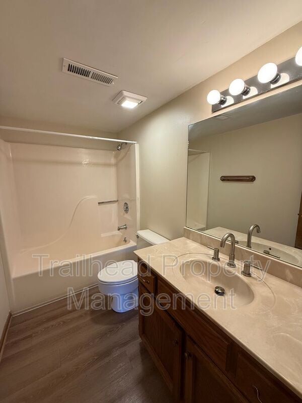 3409 NW Duncan Rd in Blue Springs, MO - Building Photo - Building Photo