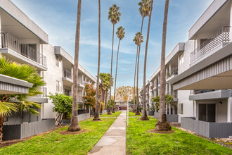 The Palms at Coddingtown in Santa Rosa, CA - Building Photo - Building Photo