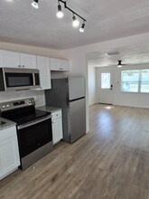 7213 Seward Dr in Port Richey, FL - Building Photo - Building Photo