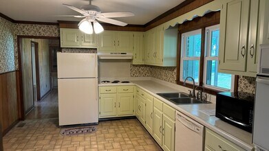 220 Wilkins Ave in Etowah, TN - Building Photo - Building Photo