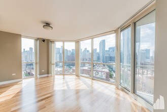 645 N Kingsbury St-Unit -1708B in Chicago, IL - Building Photo - Building Photo
