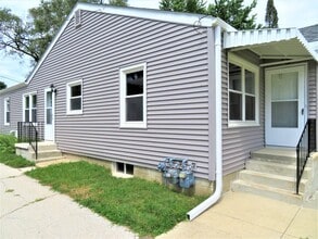 2317 S Henry St in Sioux City, IA - Building Photo - Building Photo