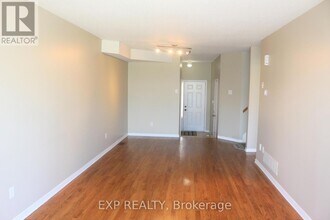 176 Colliston Crescent in Ottawa, ON - Building Photo - Building Photo