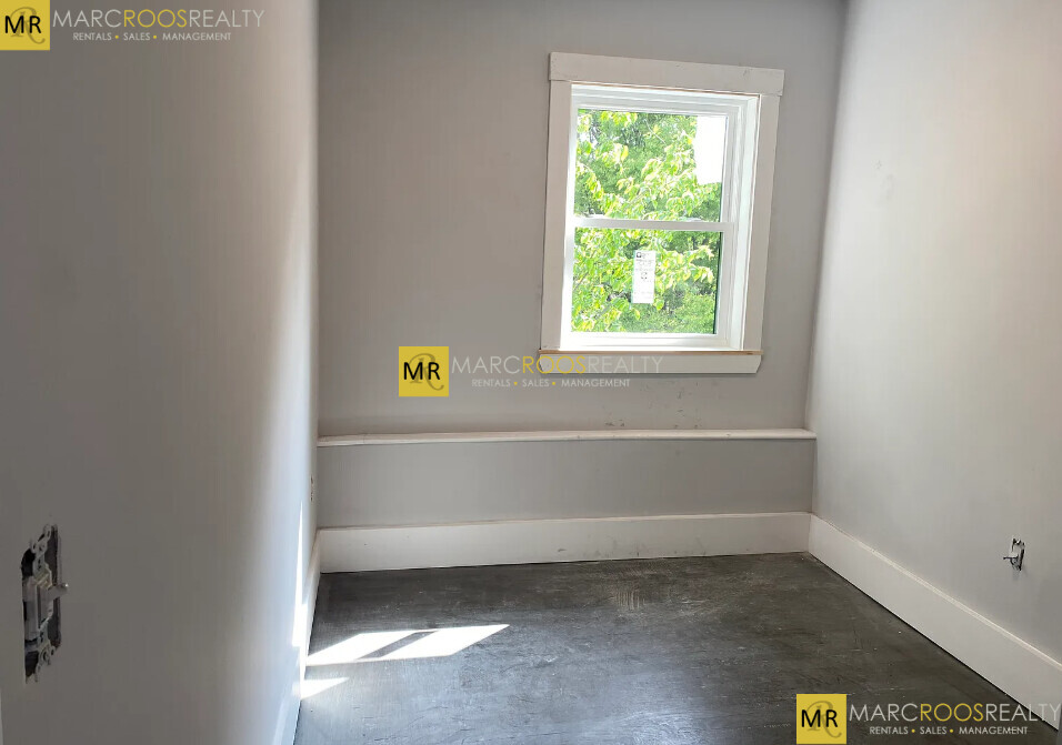 4 Cottage St, Unit 1 in Boston, MA - Building Photo