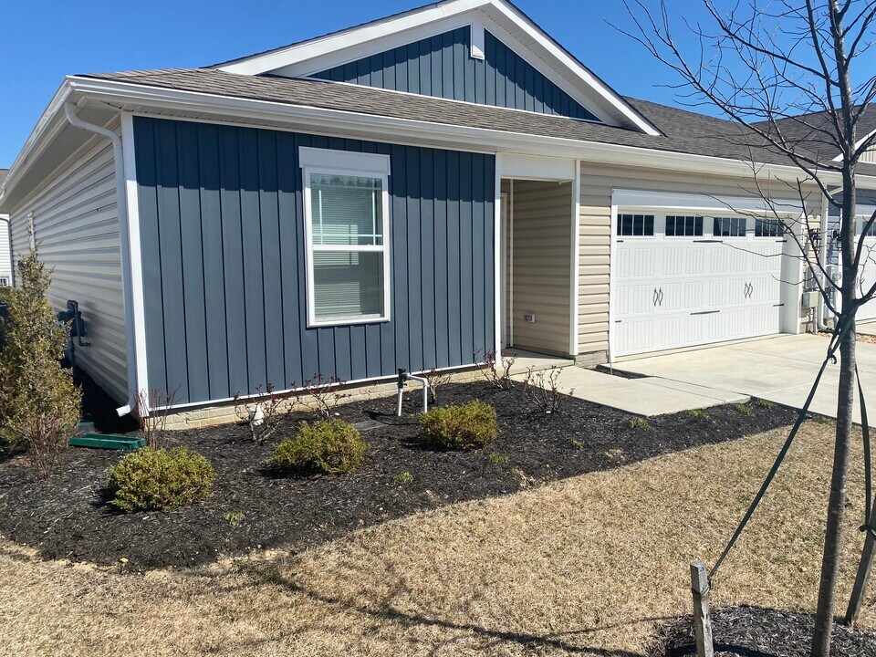 241 Sedmont Cir in Smyrna, DE - Building Photo