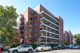 The Martinique in Elmhurst, NY - Foto de edificio - Building Photo