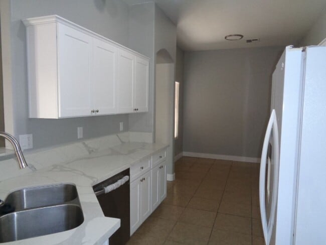 8834 W Holly St in Phoenix, AZ - Building Photo - Building Photo