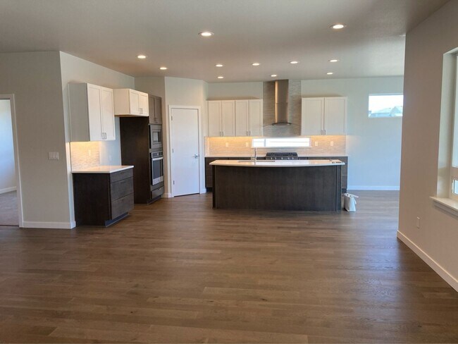 210 E Stanford Ave in Ellensburg, WA - Building Photo - Building Photo