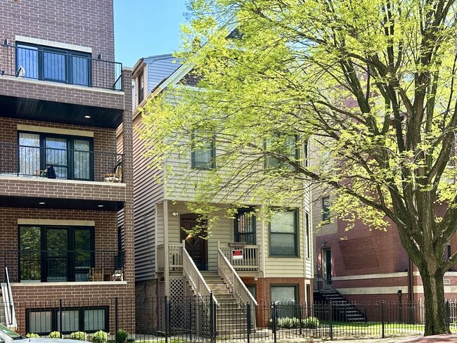 property at 3729 N Kenmore Ave