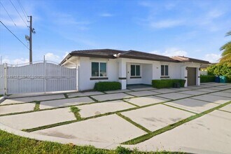 18366 SW 139th Ct in Miami, FL - Building Photo - Building Photo