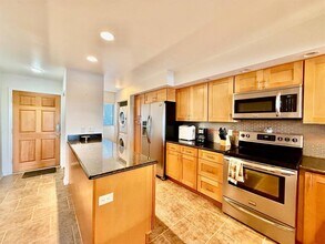 821 Bahia Del Sol Dr in Ruskin, FL - Building Photo - Building Photo