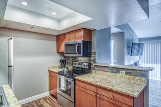 4200 S Valley View Blvd in Las Vegas, NV - Building Photo - Building Photo