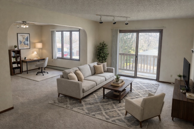 480 12th Ave SW, Unit 5 in Le Mars, IA - Building Photo - Building Photo