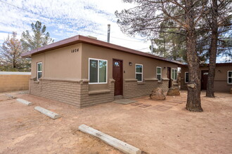 1404 Montana Ave in Las Cruces, NM - Foto de edificio - Building Photo