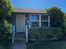 10716 Northgate St in Culver City, CA - Building Photo