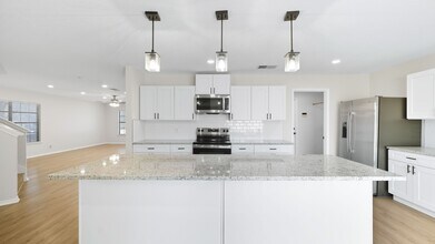 1073 Stone Hollow in New Braunfels, TX - Building Photo - Building Photo