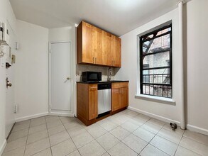 401 E 68th St in New York, NY - Foto de edificio - Building Photo