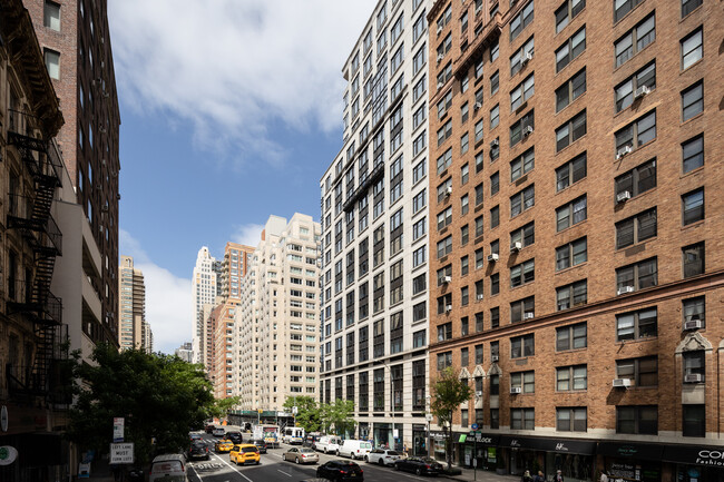 200 E 79th St in New York, NY - Building Photo - Building Photo